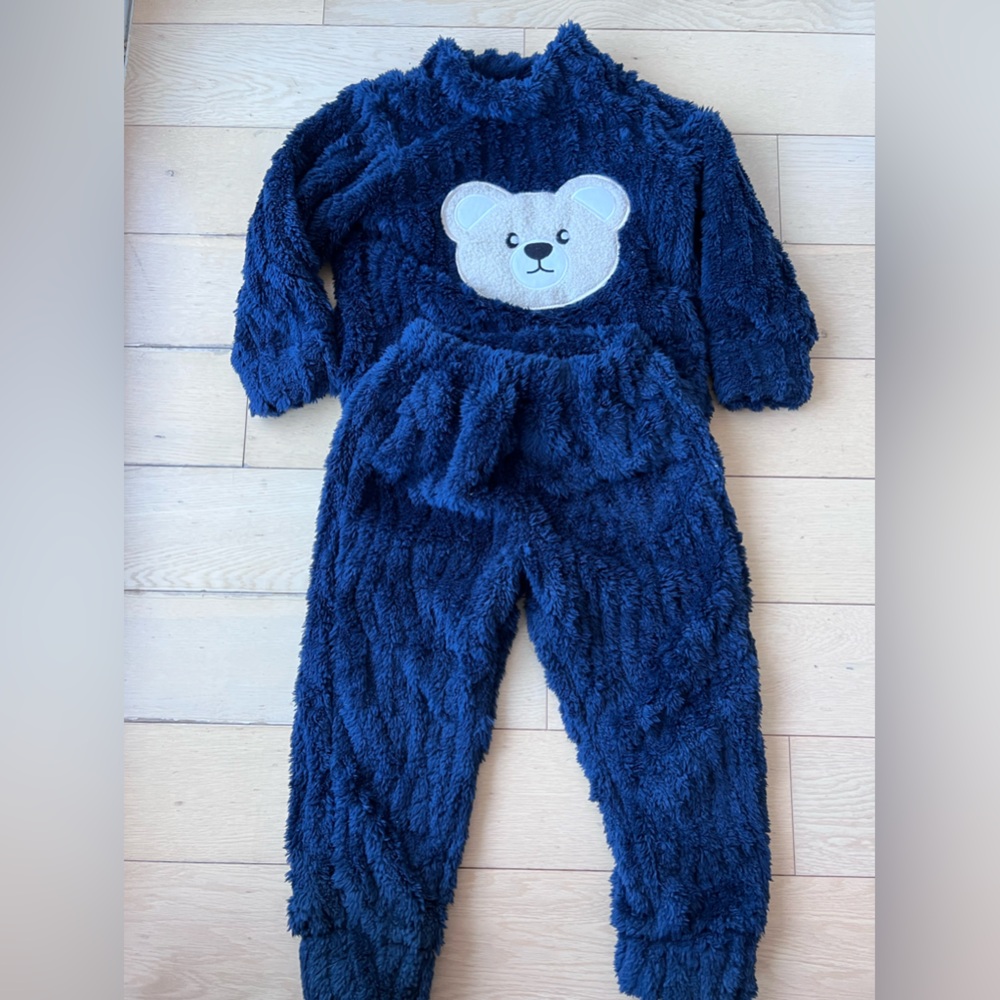 Girl fuzzy loungewear matching set